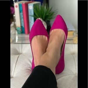 Forever 21 Fuchsia Pink Suede Flats Size 8